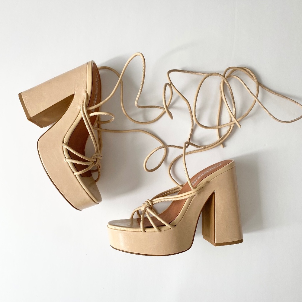 L’intervalle ankle tie shoes